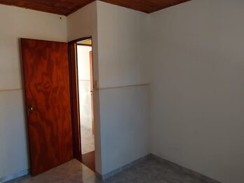 VENDO CASA DE 2 DORMITORIOS ZONA LOS PIPOS