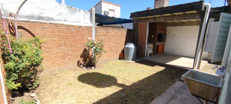 VENDO CASA DE 2 DORMITORIOS ZONA LOS PIPOS