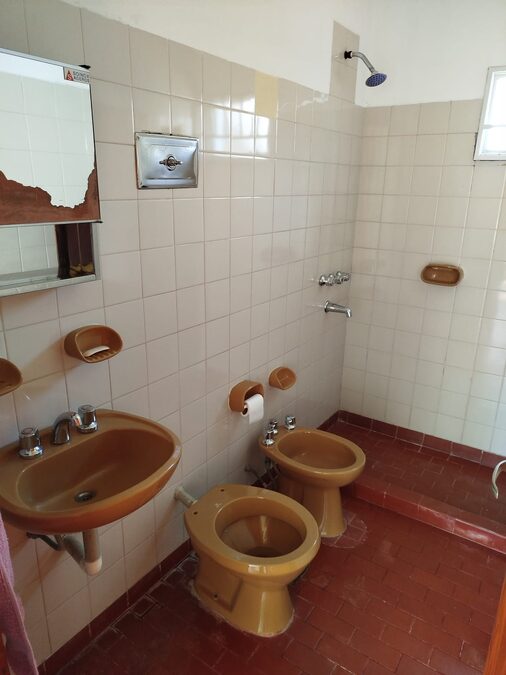 VENDO CASA DE 2 DORMITORIOS ZONA LOS PIPOS