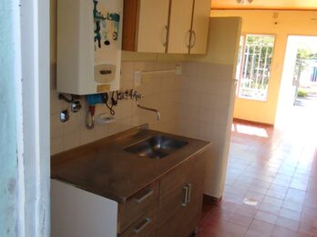 VENDO CASA DE 2 DORMITORIOS ZONA LOS PIPOS