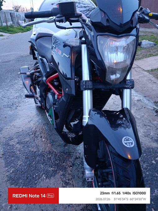 Vendo Benelli Tnt 250cc.