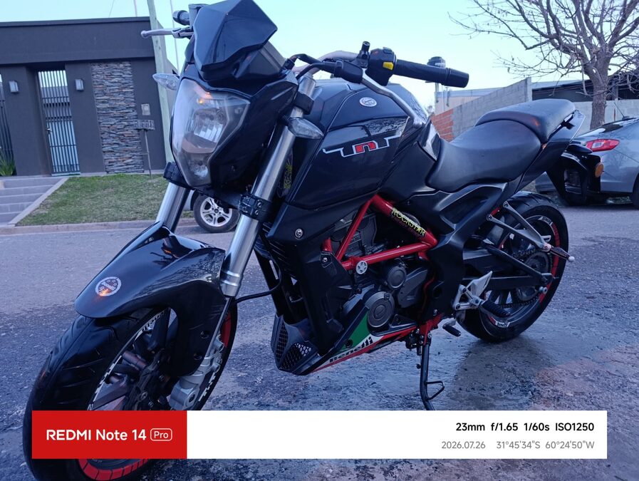 Vendo Benelli Tnt 250cc.