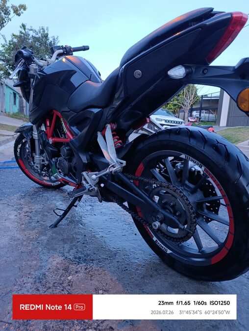 Vendo Benelli Tnt 250cc.