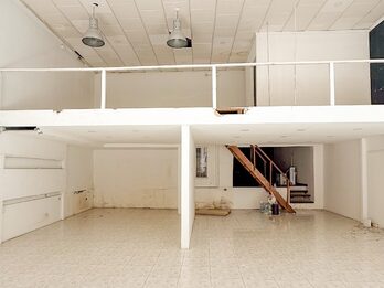 ALQUILO AMPLIO LOCAL COMERCIAL A METROS DE LA PEATONAL