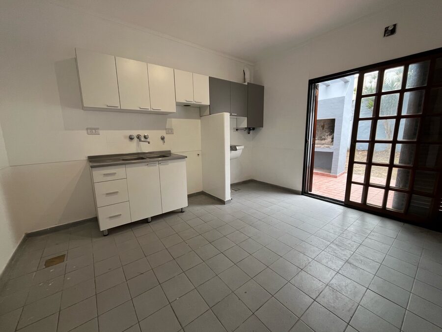 DUPLEX EN ALQUILER DOS DORMIS Y PATIO. NUX Y CATAMARCA