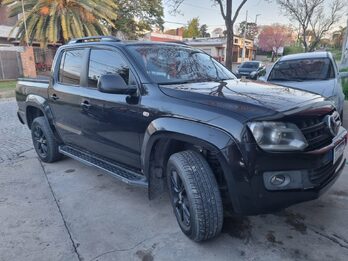 Amarok Black 4*4 2016 160.000km. Vendo o permuto mayor-menor