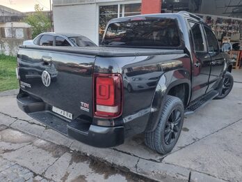 Amarok Black 4*4 2016 160.000km. Vendo o permuto mayor-menor