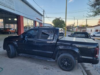 Amarok Black 4*4 2016 160.000km. Vendo o permuto mayor-menor