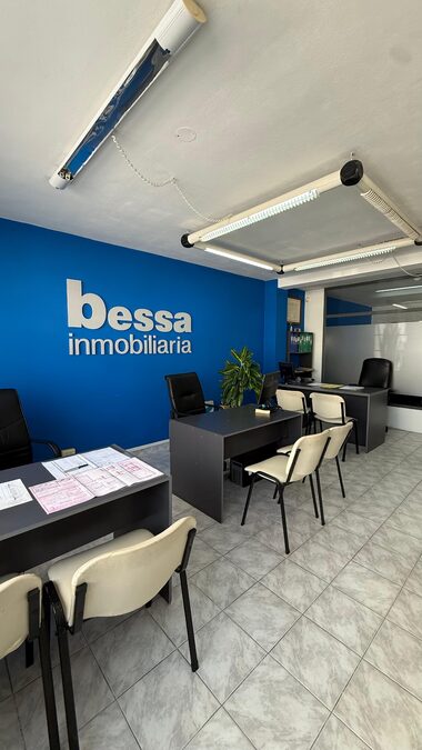 Zona centro, Cervantes al 300 – Oficina PLANTA BAJA en Venta