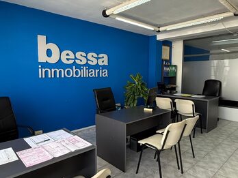 Zona centro, Cervantes al 300 – Oficina PLANTA BAJA en Venta