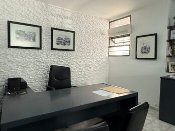 Zona centro, Cervantes al 300 – Oficina PLANTA BAJA en Venta