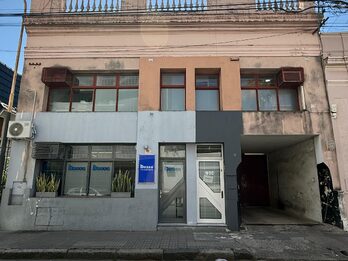 Zona centro, Cervantes al 300 – Oficina PLANTA BAJA en Venta