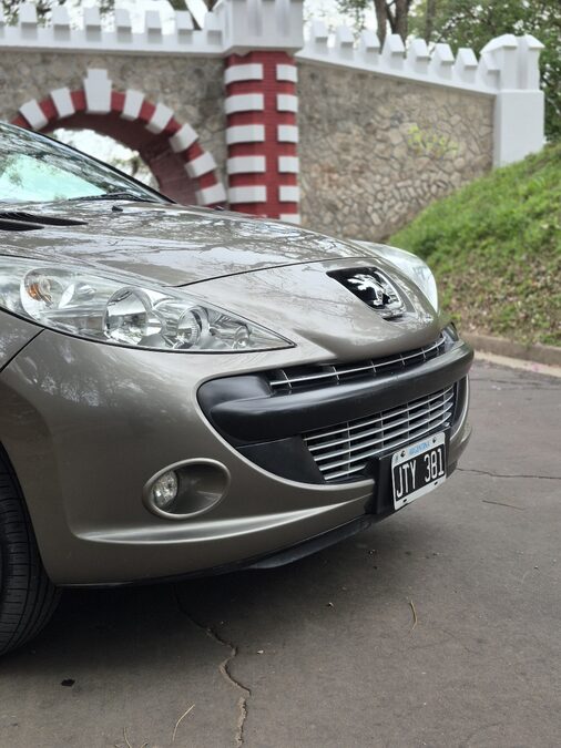 207 Feline 85.000 kms. Impecable