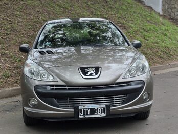 207 Feline 85.000 kms. Impecable