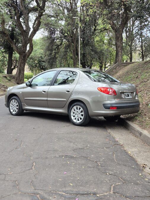 207 Feline 85.000 kms. Impecable