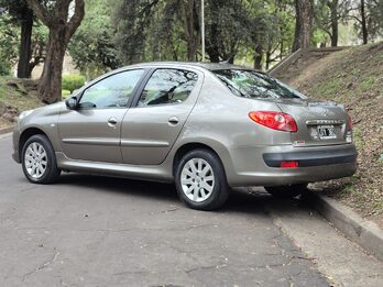 207 Feline 85.000 kms. Impecable