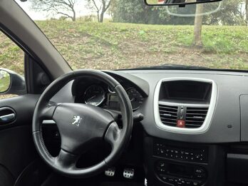207 Feline 85.000 kms. Impecable