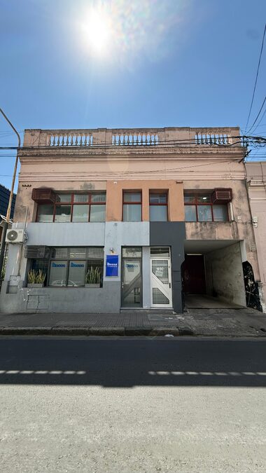 Zona Centro, Cervantes al 300 - Oficina PLANTA ALTA en Venta
