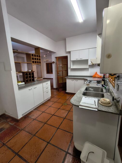 CHALET / 3 DORMITORIOS / CENTRO / COCHERA DOBLE / PATIO VERDE