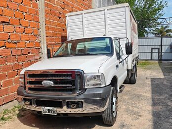 VENDO FORD 4000 CON CAJA SAIDER MODELO 2012 ÚNICO DUEÑO