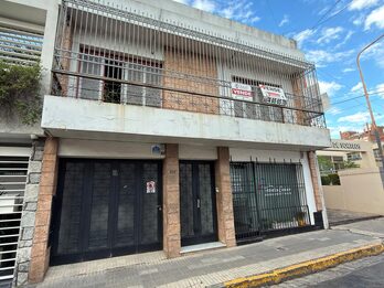 IMPORTANTE CASA EN VENTA - ALEM Y 9 DE JULIO