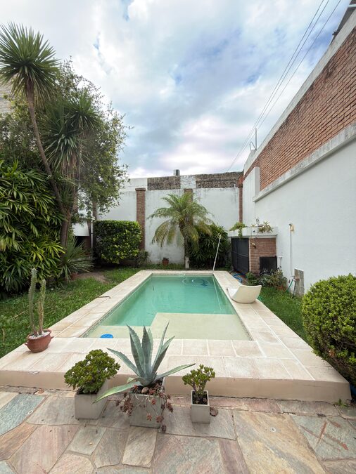 IMPORTANTE CASA EN VENTA - ALEM Y 9 DE JULIO