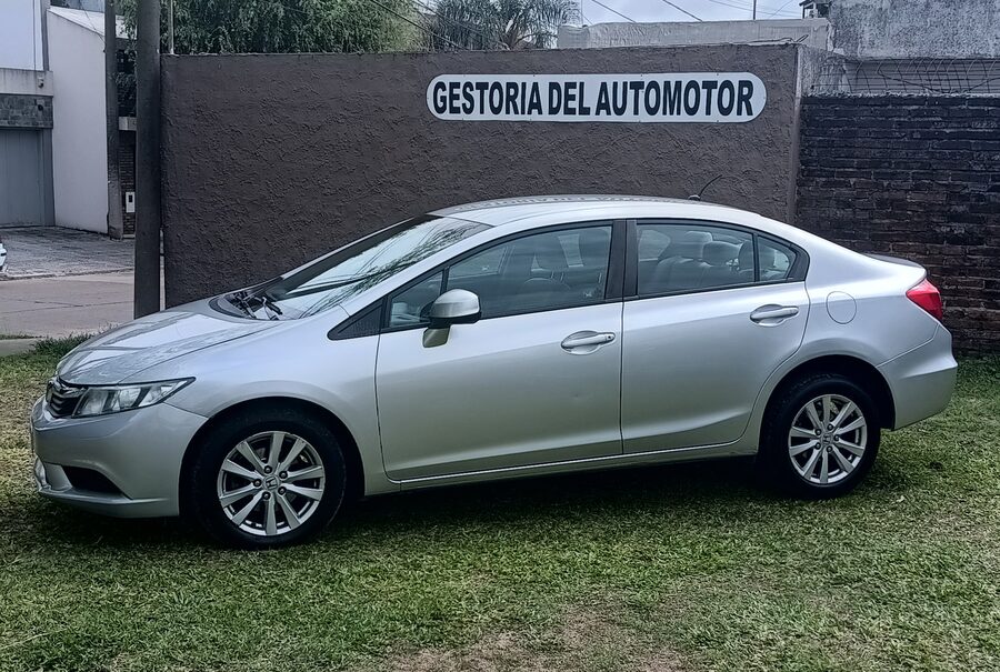 Honda Civic LSX 1.8   /   2013