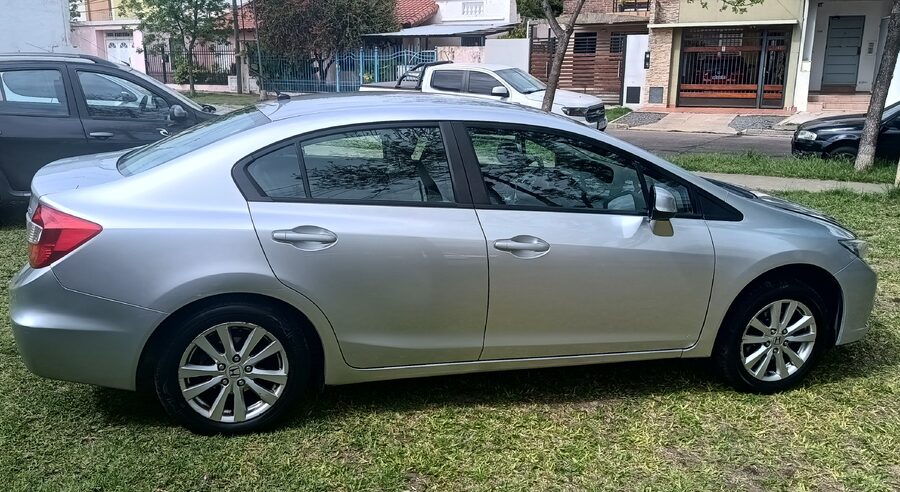 Honda Civic LSX 1.8   /   2013