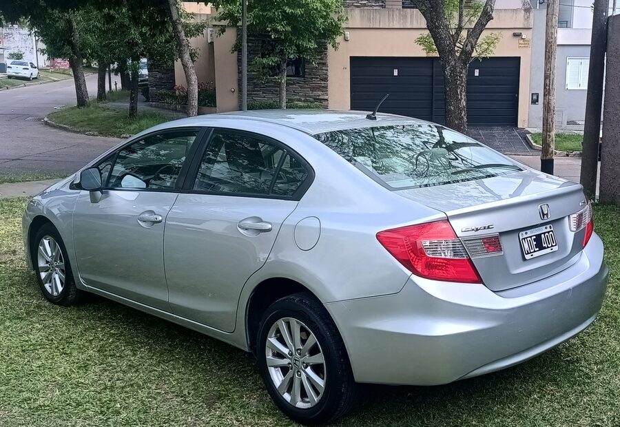 Honda Civic LSX 1.8   /   2013