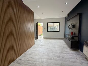 VENDO HERMOSO Y AMPLIO DUPLEX - BARRIO MEDICO