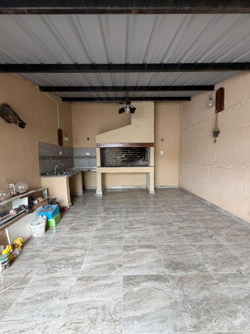 VENDO HERMOSO Y AMPLIO DUPLEX - BARRIO MEDICO