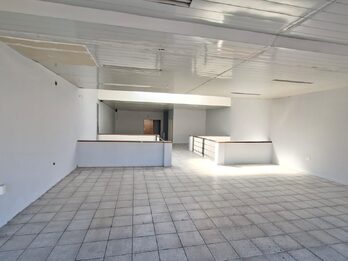 VENDO IMPORTANTE LOCAL COMERCIAL/OFICINA CENTRICO 869M2