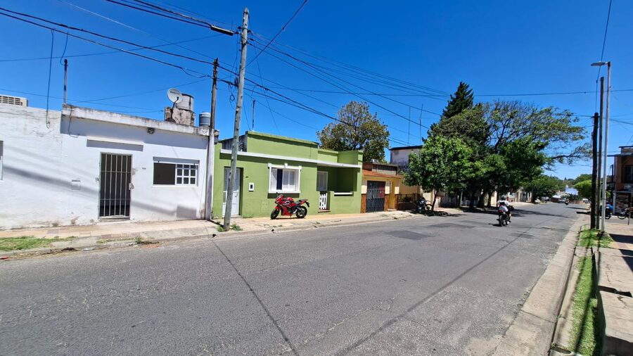 ALQUILO CASA DE UN DORMITORIOS EN CALLE LIBERTAD 715