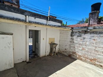ALQUILO CASA DE UN DORMITORIOS EN CALLE LIBERTAD 715