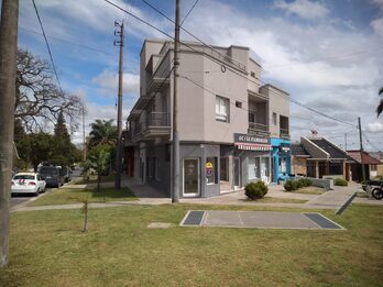 ALQUILO MODERNO DPTO EN ZONA AV.AMERICAS Y RAMIREZ