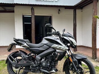 Bajaj NS 200