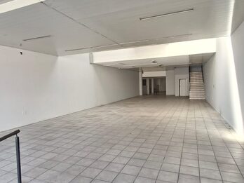 ALQUILO IMPORTANTE LOCAL COMERCIAL CENTRICO 869M2