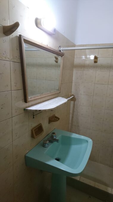 ALQUILO CASA DE DOS DORMITORIOS EN CALLE BOULEVARD MORENO 557