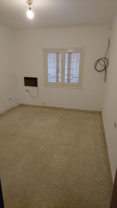 ALQUILO CASA DE DOS DORMITORIOS EN CALLE BOULEVARD MORENO 557