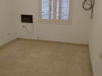 ALQUILO CASA DE DOS DORMITORIOS EN CALLE BOULEVARD MORENO 557
