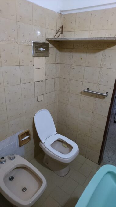 ALQUILO CASA DE DOS DORMITORIOS EN CALLE BOULEVARD MORENO 557