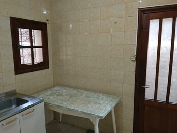 ALQUILO CASA DE DOS DORMITORIOS EN CALLE BOULEVARD MORENO 557