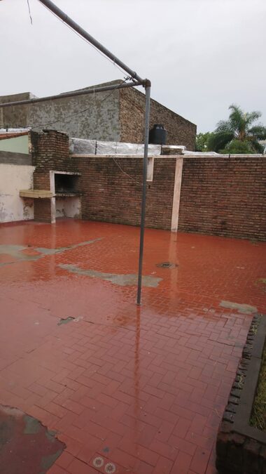 ALQUILO CASA DE DOS DORMITORIOS EN CALLE BOULEVARD MORENO 557