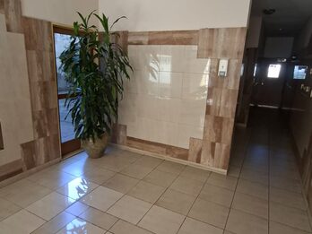VENDO DEPARTAMENTO DE TRES DORMITORIOS A UNA CUADRA Y MEDIA DE CASA DE GOBIERNO