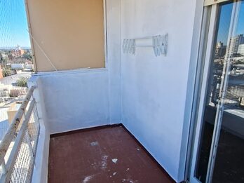 VENDO DEPARTAMENTO DE TRES DORMITORIOS A UNA CUADRA Y MEDIA DE CASA DE GOBIERNO