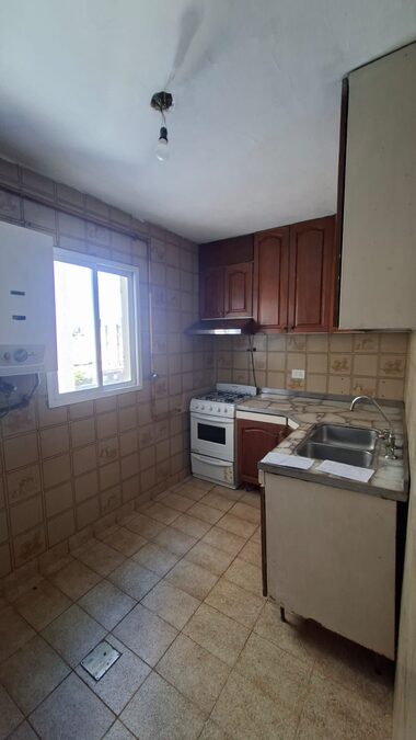 VENDO DEPARTAMENTO DE TRES DORMITORIOS A UNA CUADRA Y MEDIA DE CASA DE GOBIERNO