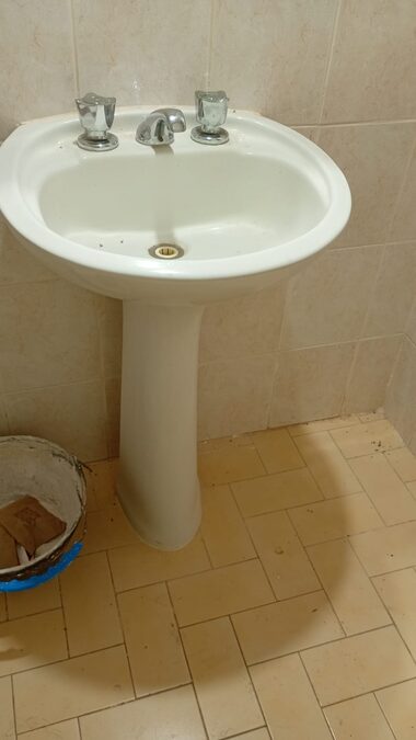bajomesada cocina mas bidet e inodoro y pileta baño y pileta lavadero