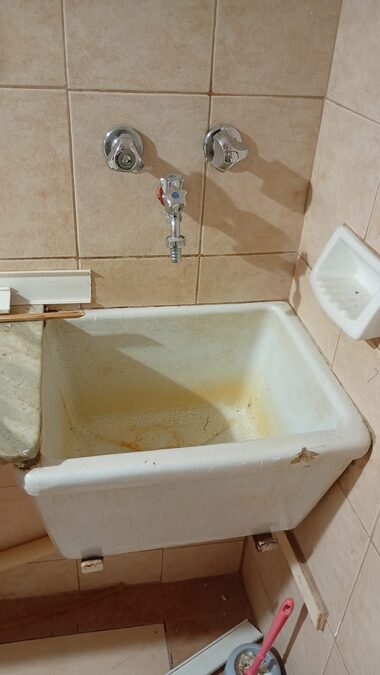 bajomesada cocina mas bidet e inodoro y pileta baño y pileta lavadero