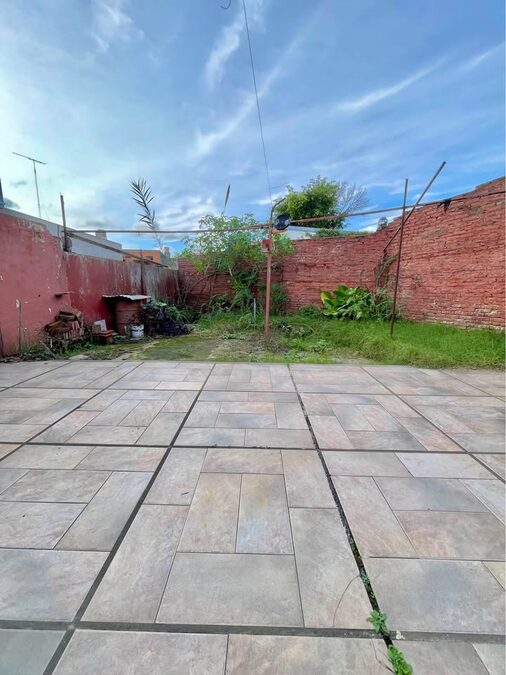 VENDO CASA EN CALLE LA RIOJA