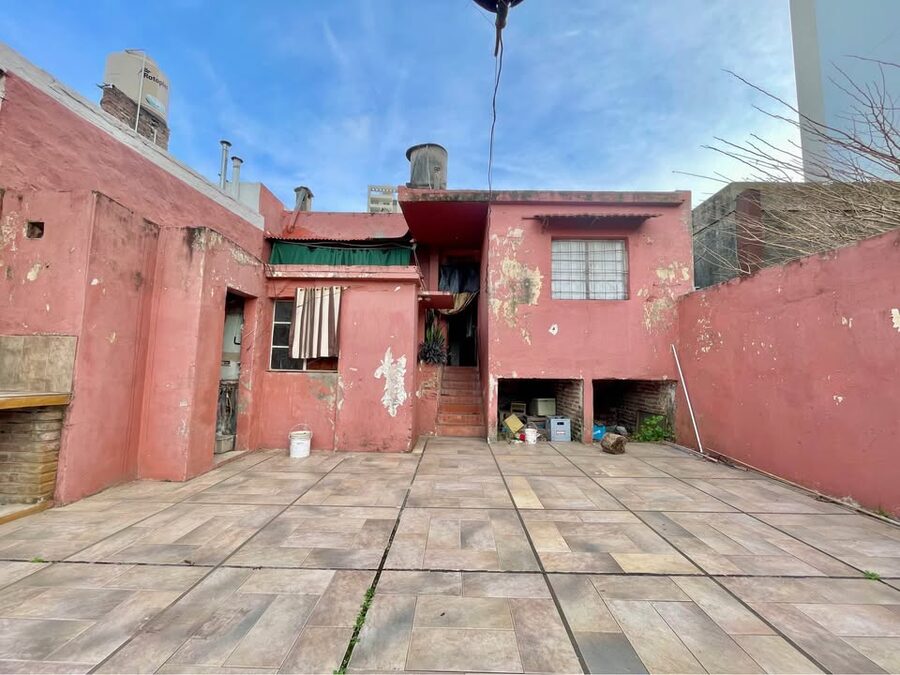 VENDO CASA EN CALLE LA RIOJA